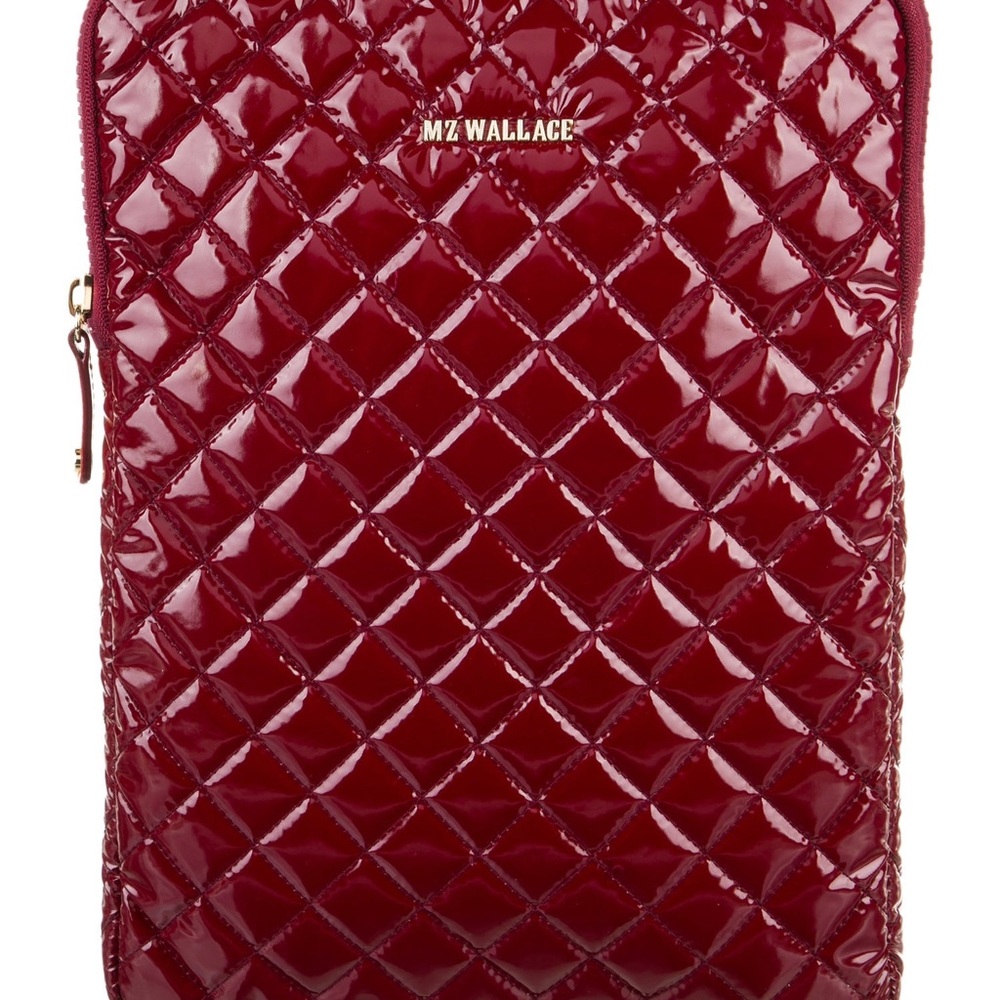 MZ
Wallace
Burgundy Nylon Laptop Case